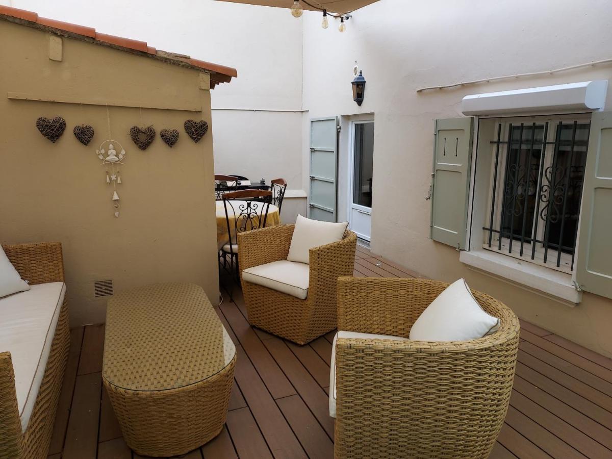 Rez-de-chaussee Privatif Spacieux 3* D'une Centre Apartment